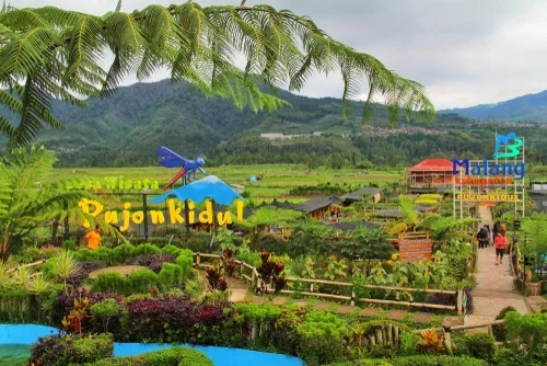 Desa wisata penglipuran bali - CIMB Niaga