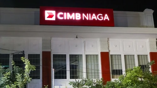 neon box jenis reklame yang menyampaikan pesan - CIMB Niaga