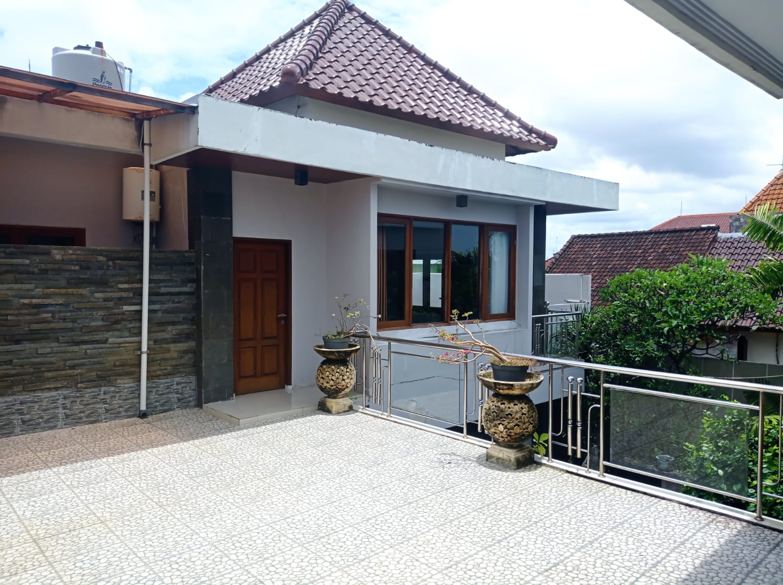 RUMAH TINGGAL 7